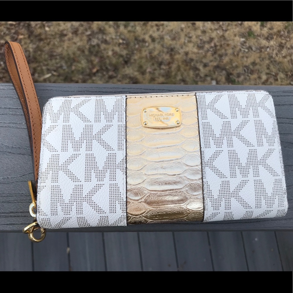 NWT Michael Kors Logo Clutch Wristlet Wallet